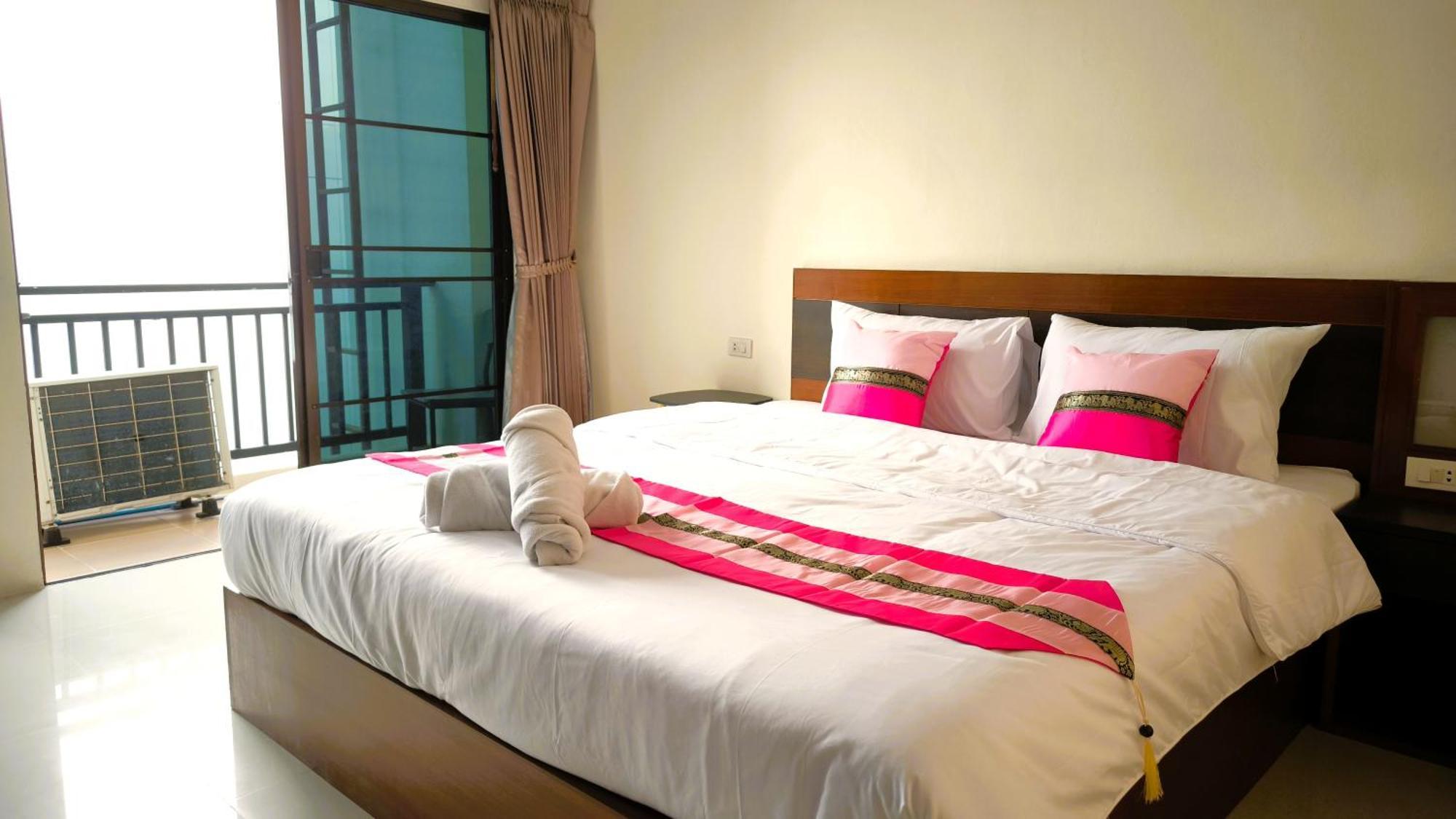 Lucky Buako Hotel Patong Esterno foto