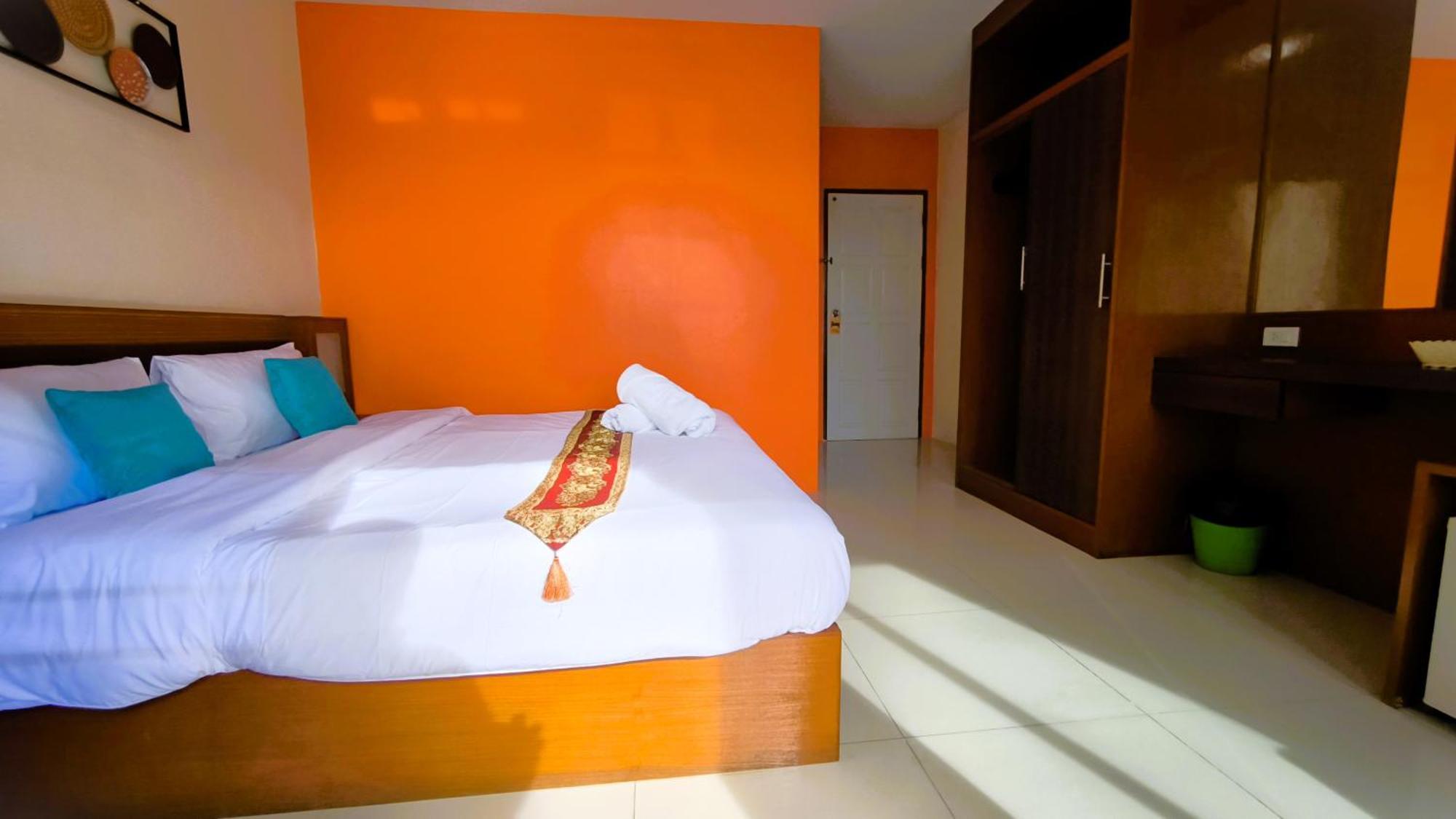 Lucky Buako Hotel Patong Esterno foto
